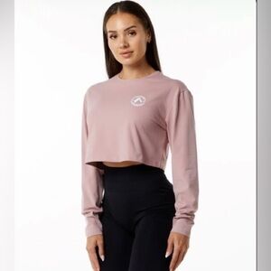 Alphalete Cropped Long Sleeve Athletic Top Work Out Lifting Winter Running Walk
